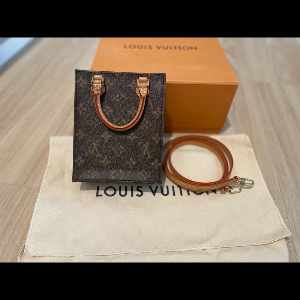Louis Vuitton Petite Sac Plat